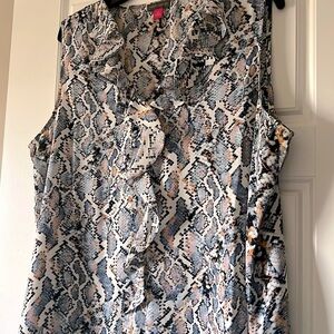 🆕Vince Camuto Sleeveless TOP Snake Print in light blue,and white new size XL